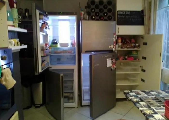 Ideal Pour Deplacement 4 Chambres,5 Lits ホステル *